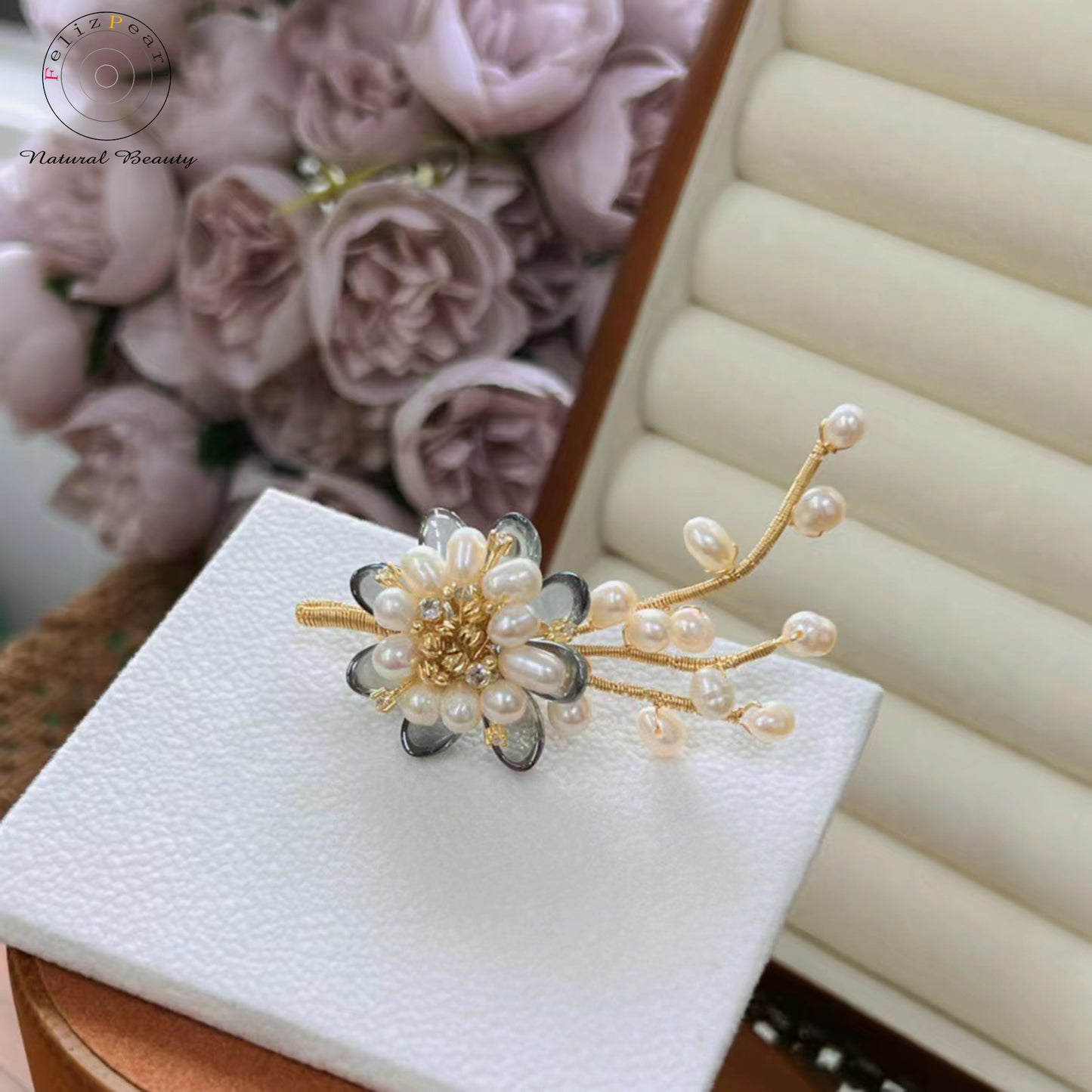 Flower Love. Handmade Pearl Brooch - Feliz Pearl
