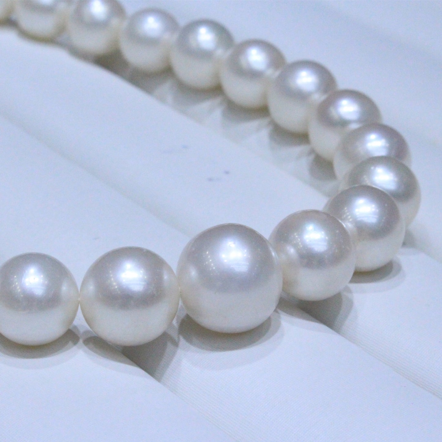White color round edison pearl strands