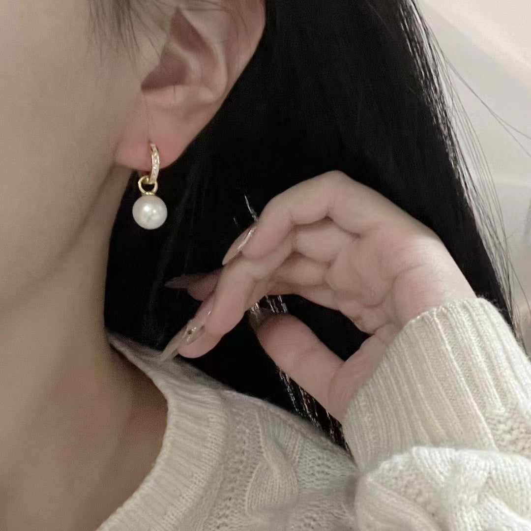 10-11mm Cultured Edison Pearl Huggie Earring - Feliz Pearl