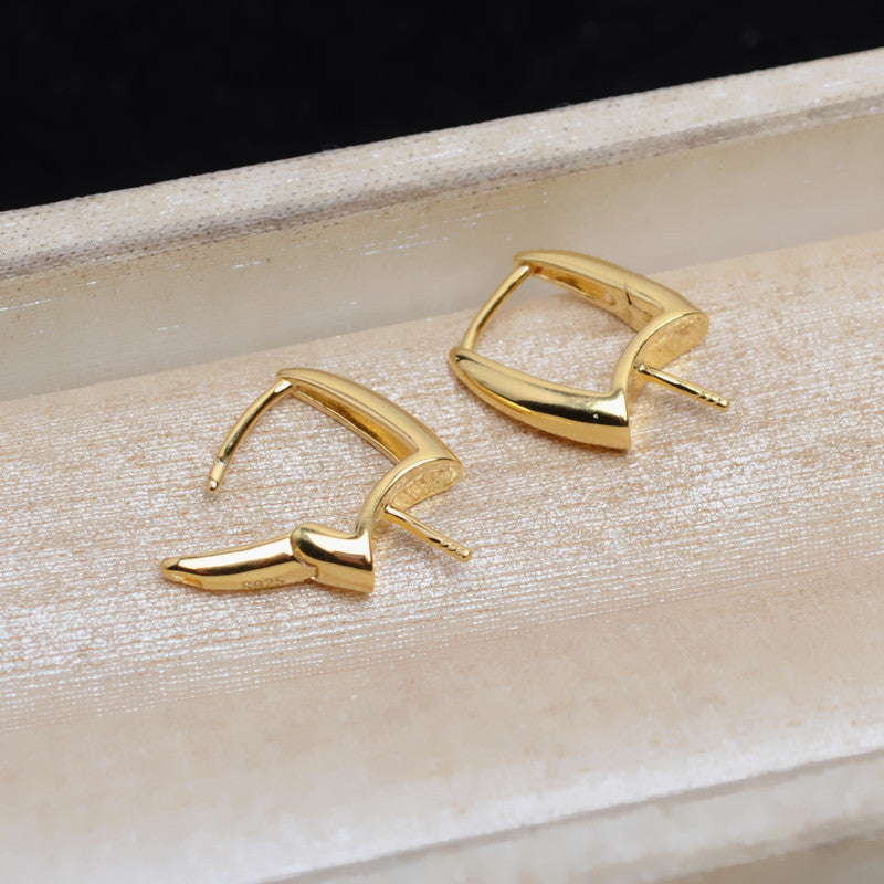 WomenSquareHuggiePearlEarringMounting1