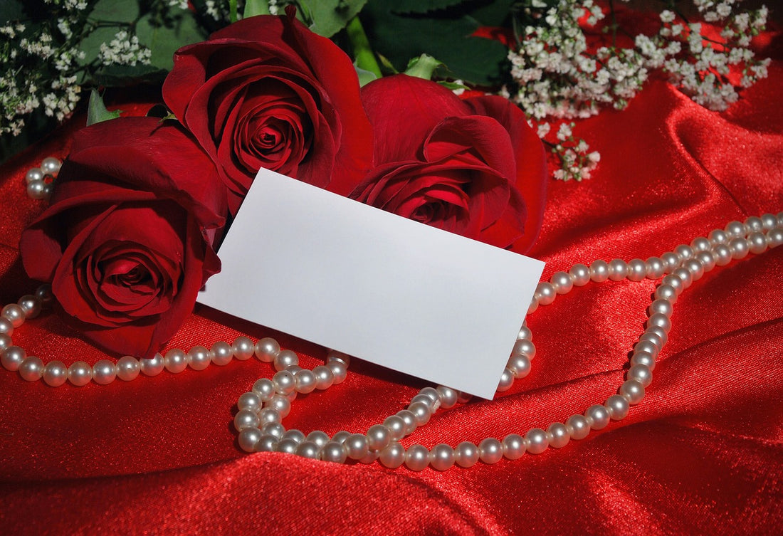 Pearl necklaces symboliz the elegance