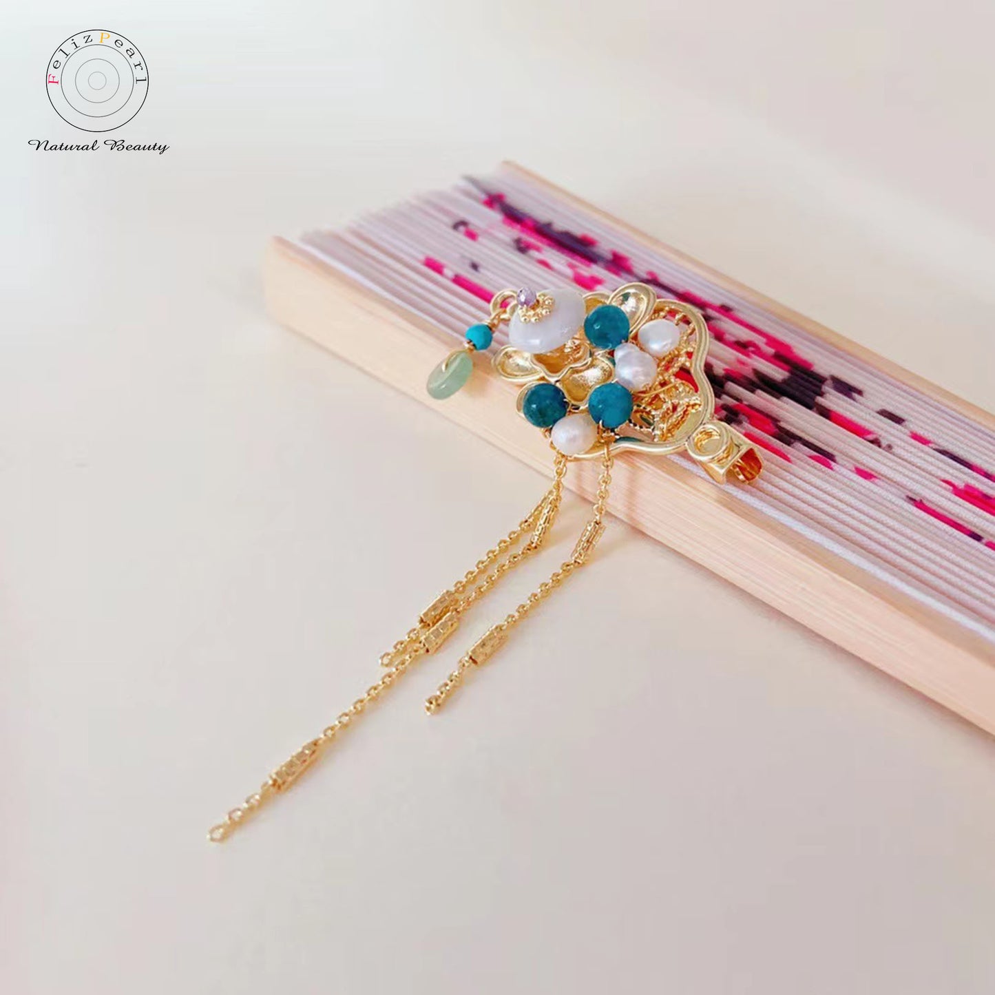 Chinese style.Hanfu Pearl Lotus Pearl Brooch - Feliz Pearl 