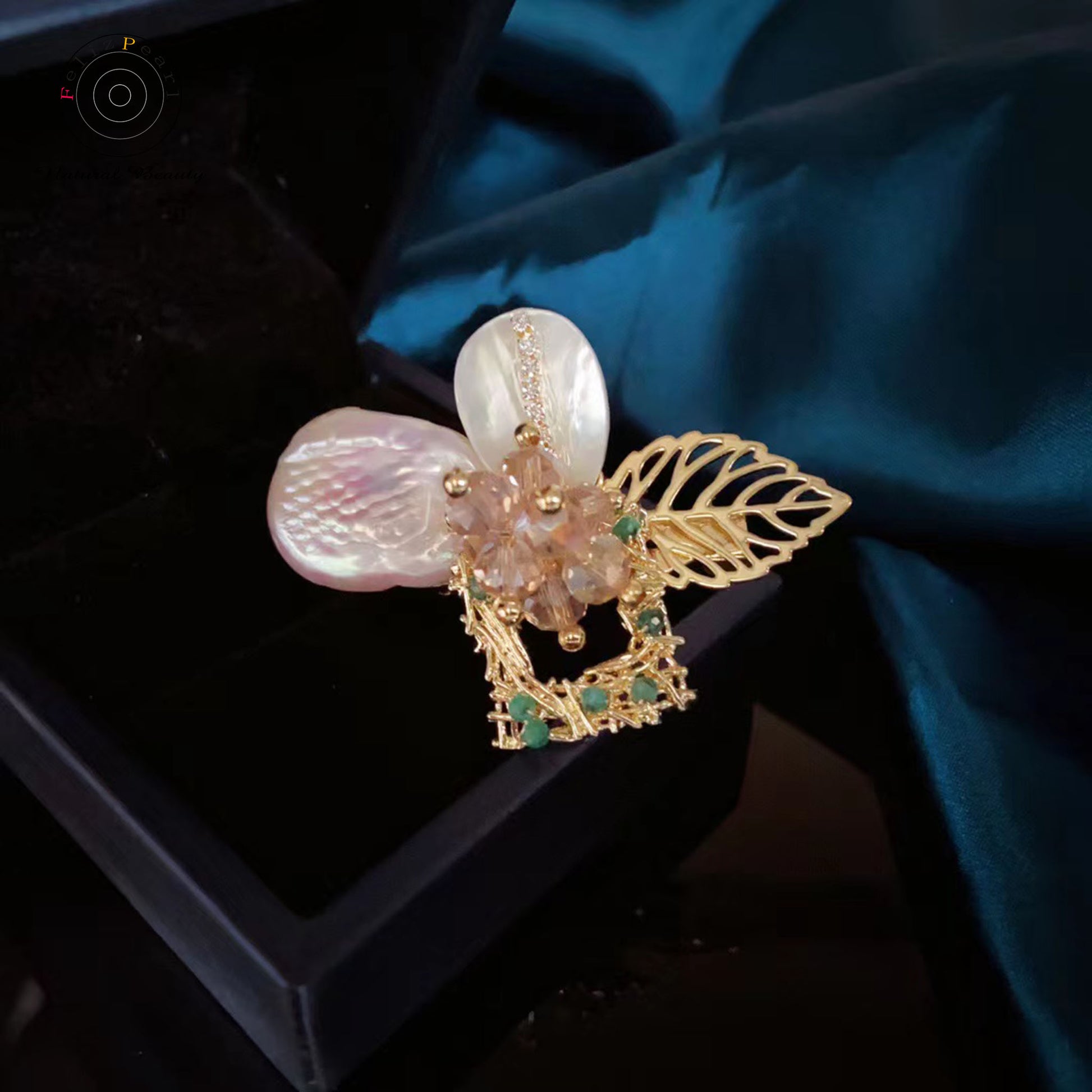 Flower Secret. Handmade Crystal Brooch Pearl Jewelry - Feliz Pearl 