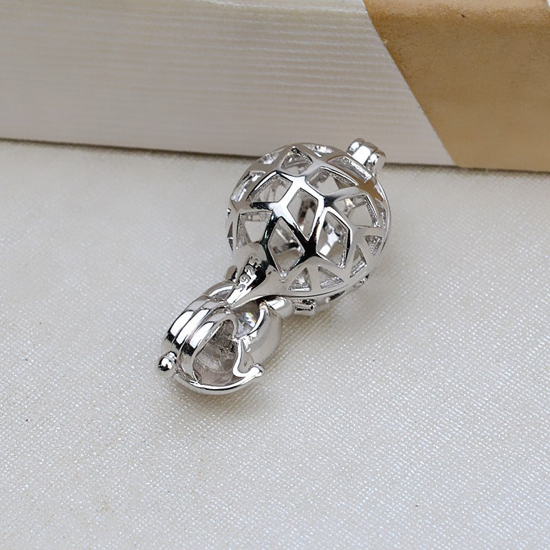Christmas Santa Claus Pearl Cage Pendant - Feliz Pearl 