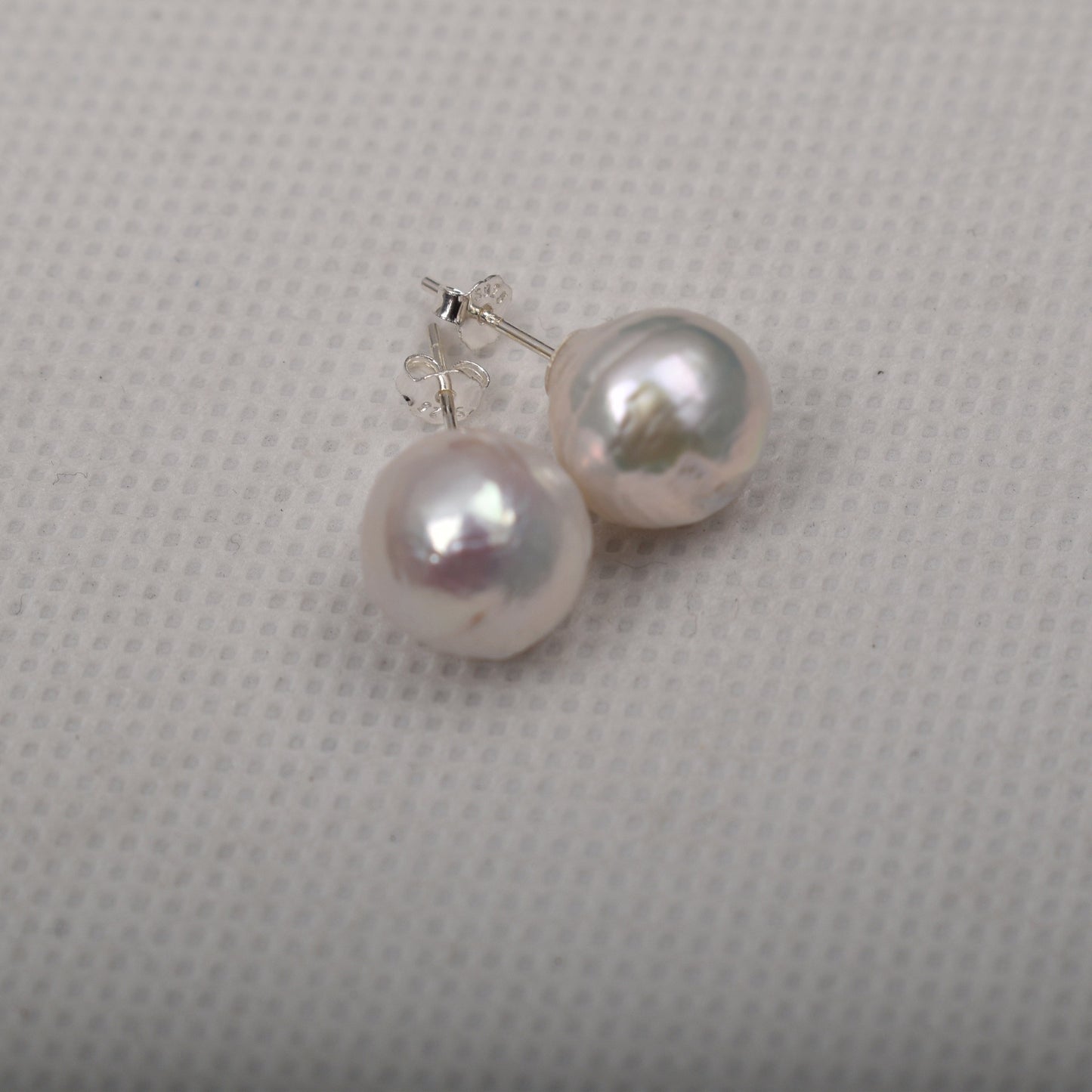 White Edison Baroque Stud Pearl Earring - Feliz Pearl 
