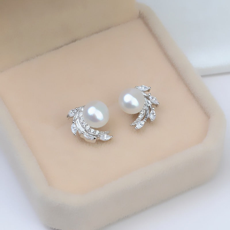 Women daily pearl earring
